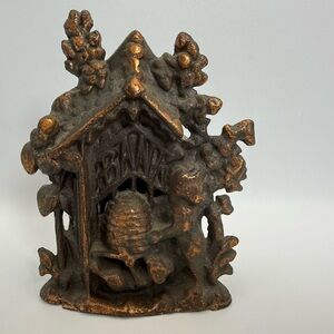 Vintage Antique 1940s Honey Bear Beehive Copper Wash Cast Iron Metal Penny Bank